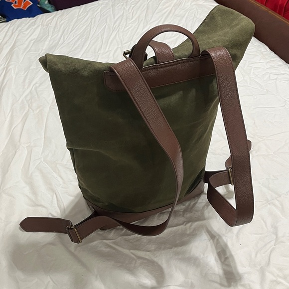Banana Republic Army Green Canvas Ruck Sack Backpack - Picture 4 of 5